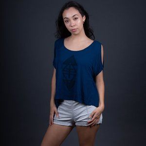 Triangle graphic, cut-out shoulders